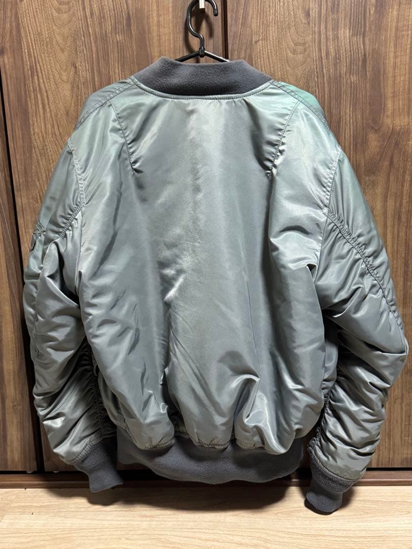 アルファインダストリーズ MA-1 フライトジャケット