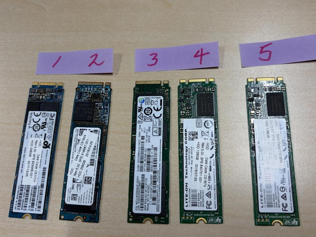 Toshiba SanDisk SSD 256GB 3枚 + 128GB 2枚