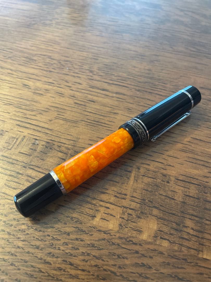 初期DELTA ドルチェビータミディアム万年筆