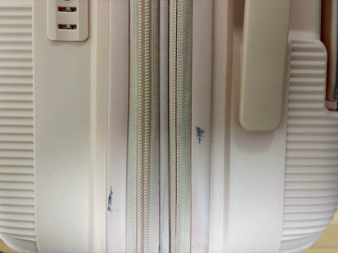 AMERICAN TOURISTER Mサイズ キャリーケース