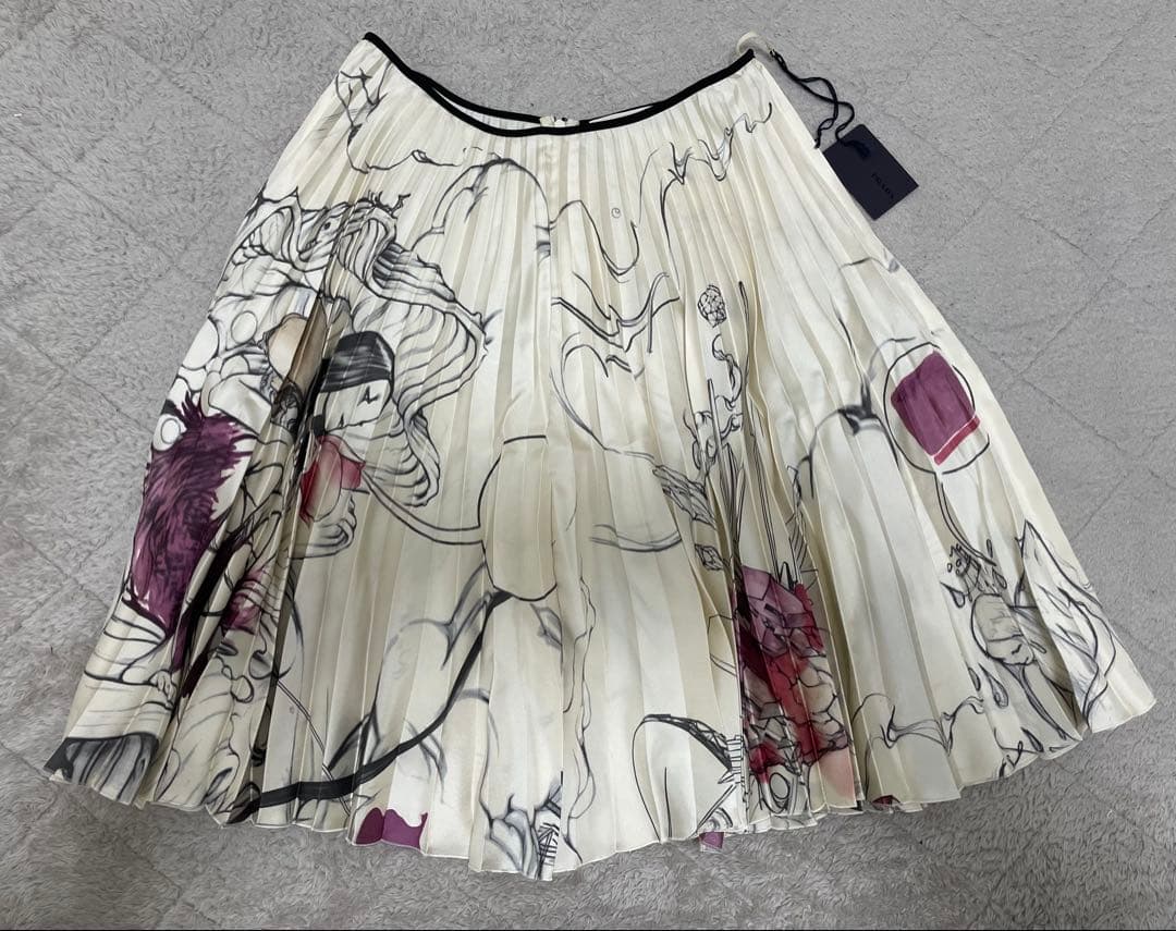 新品　PRADA シルクスカート　サイズ38