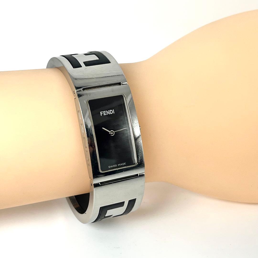【新品電池/稼働品】フェンディ 3250L バングルウォッチ ズッカ F柄 SS