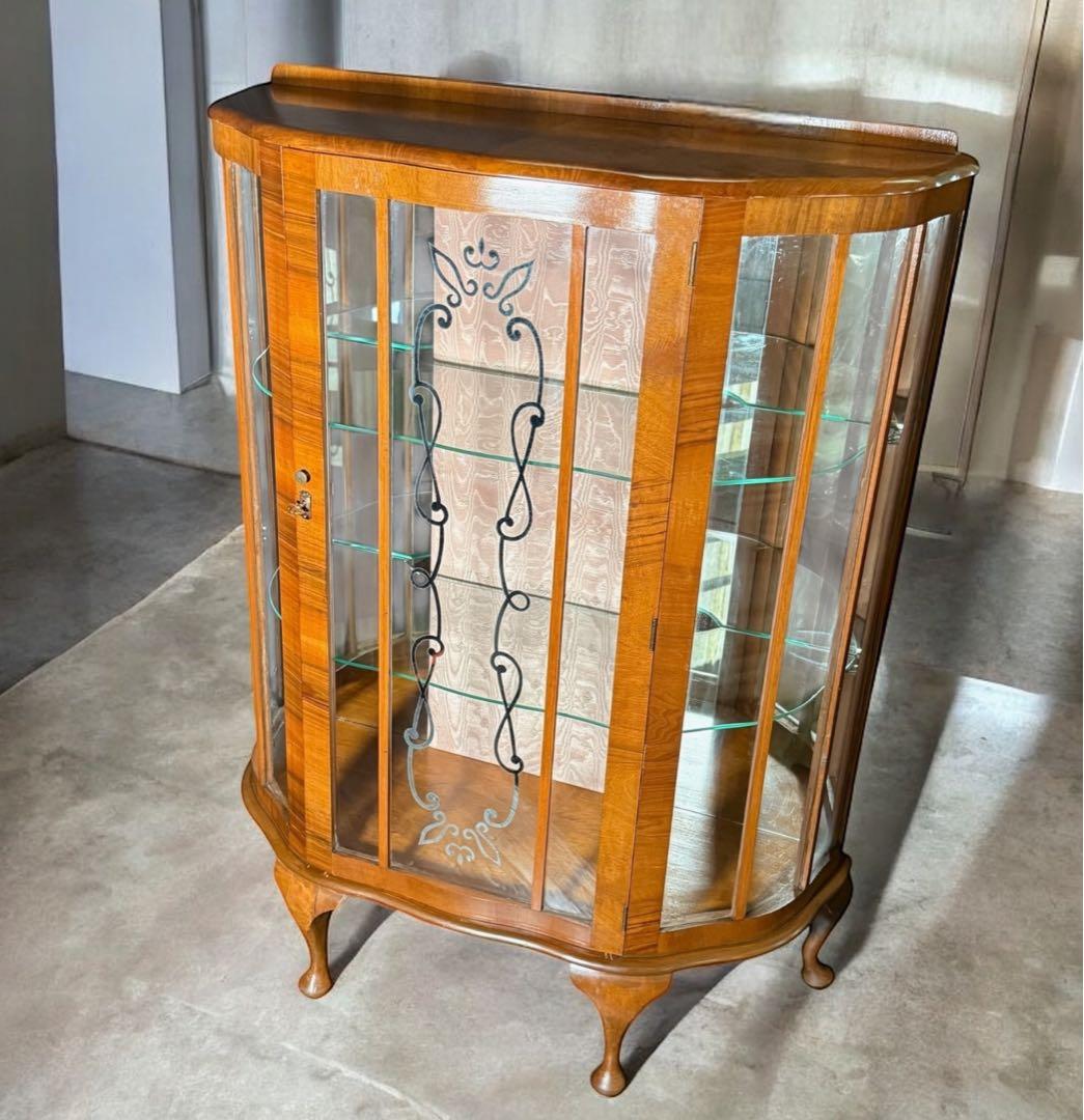 HR839 【英国アンティーク】ハーフムーン　キュリオケース　３面彩光　鍵付き