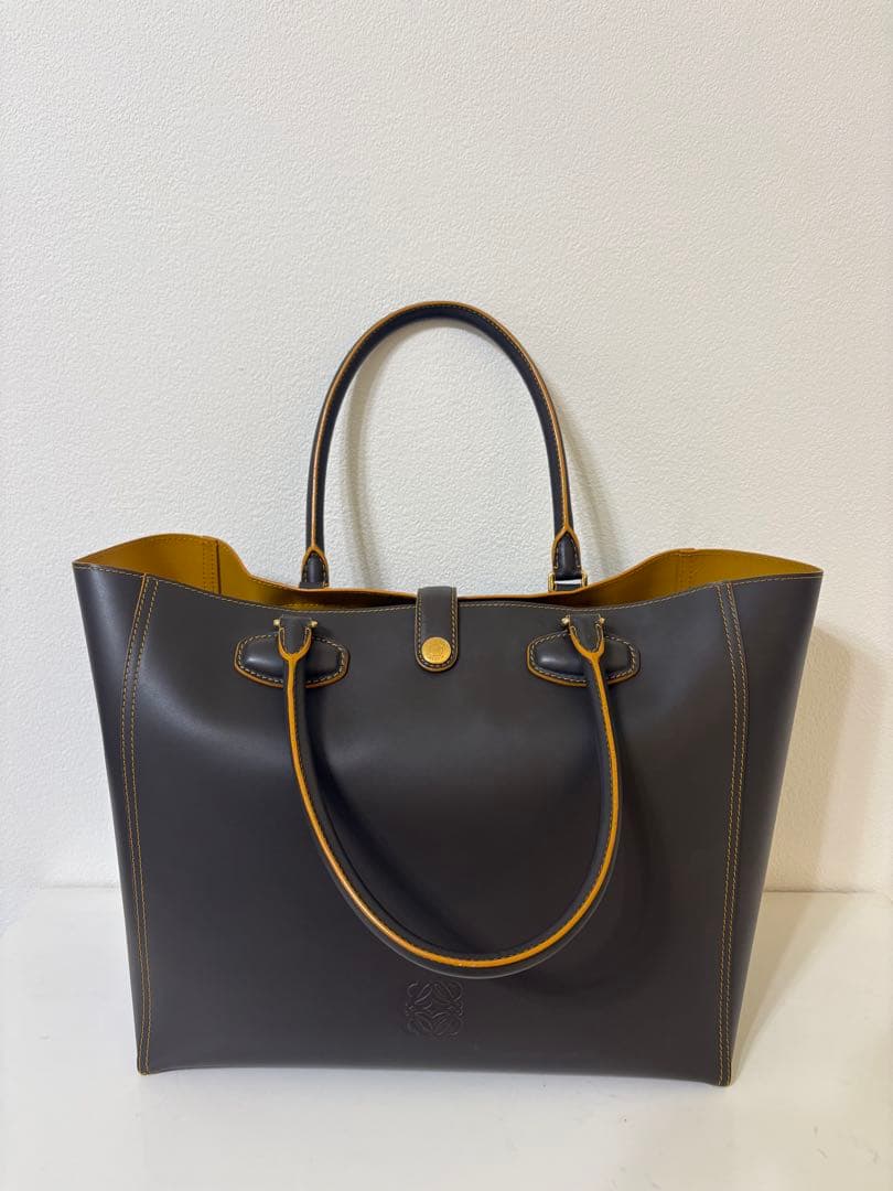 ロエベ レザートートバッグ ダークブラウン イエロー