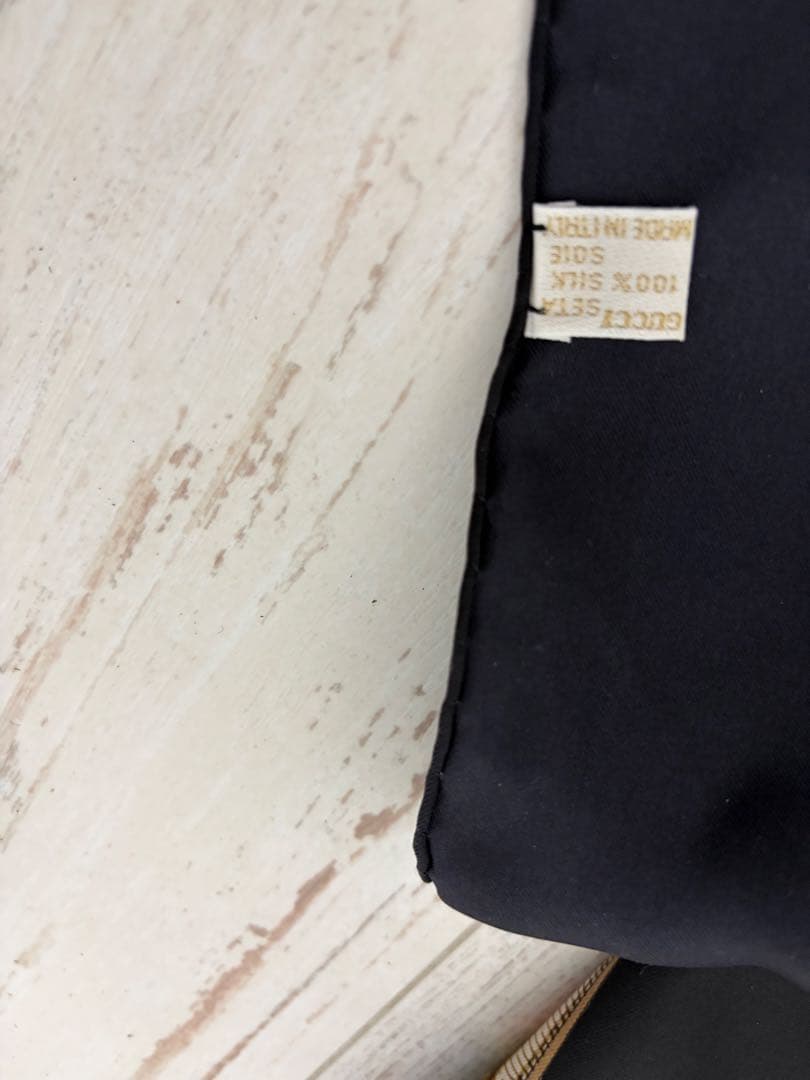 GUCCIシルクスカーフ