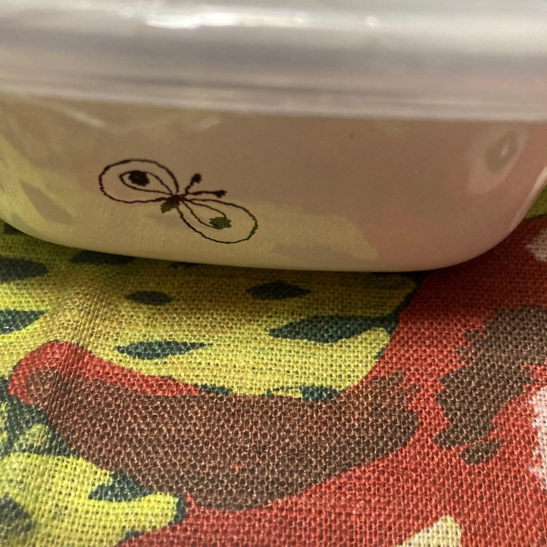 (新品・貴重)ミナペルホネン容器