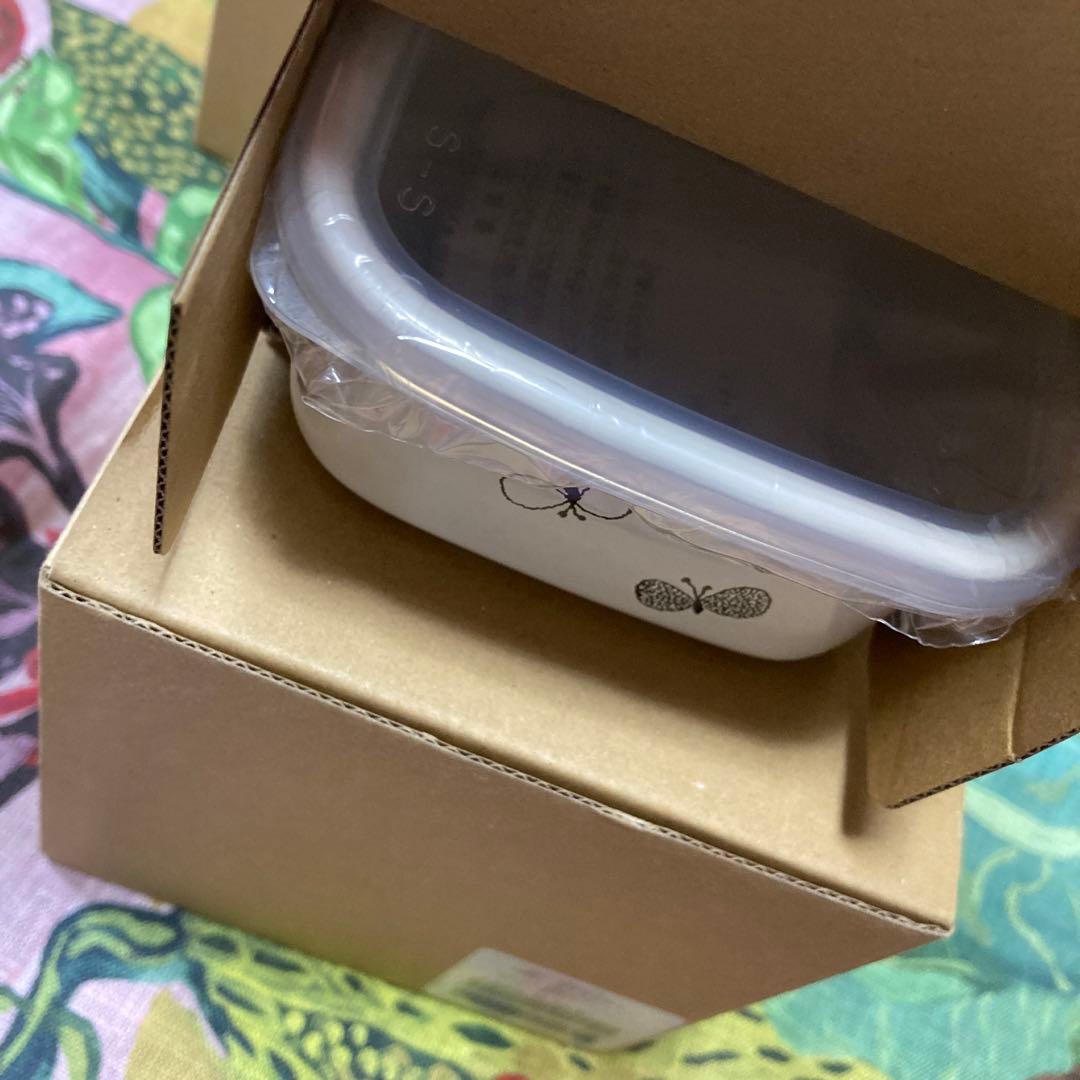 (新品・貴重)ミナペルホネン容器