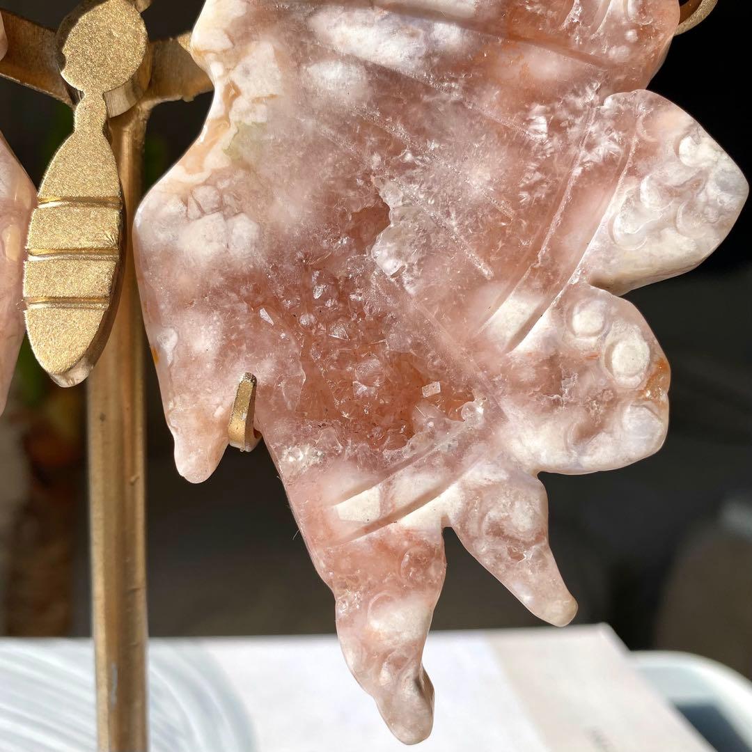 ★★★最終特価【 ピンクアメシスト フラワーアゲート バタフライ （台座付き）