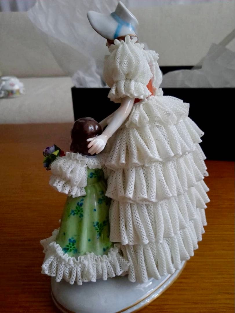 ドレスデン　フィギュリン　チューリンゲン　陶器　人形　ドイツ　レース人形