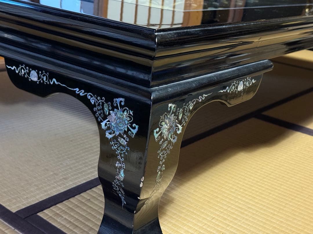 螺鈿細工　ローテーブル　伝統工芸　黒漆塗り　硝子板付き