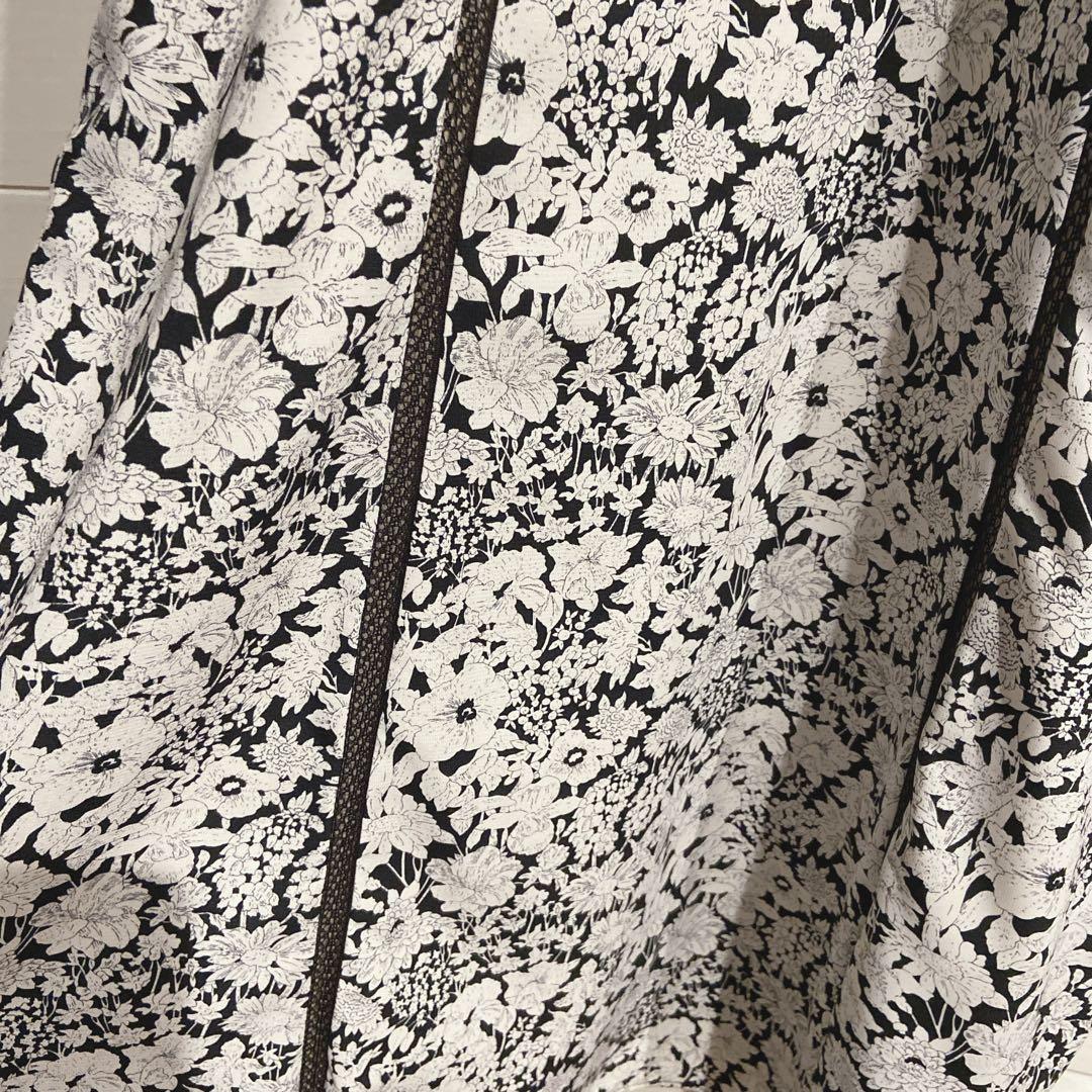 ワンピース Herlipto Lace Trimmed Floral Dress black