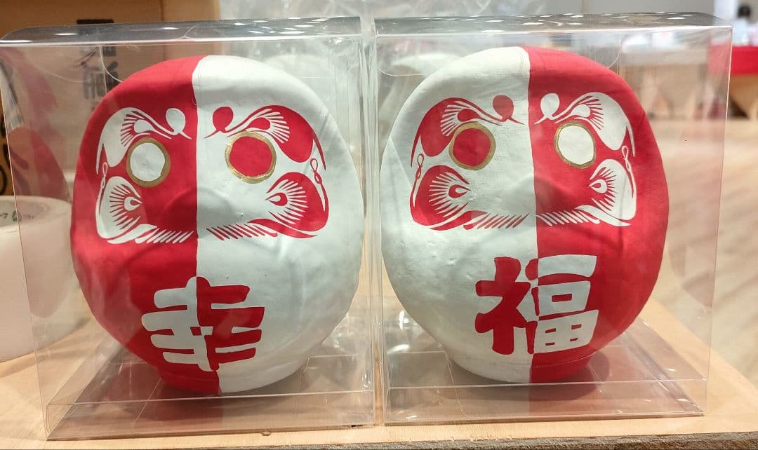 紅白の幸福だるま