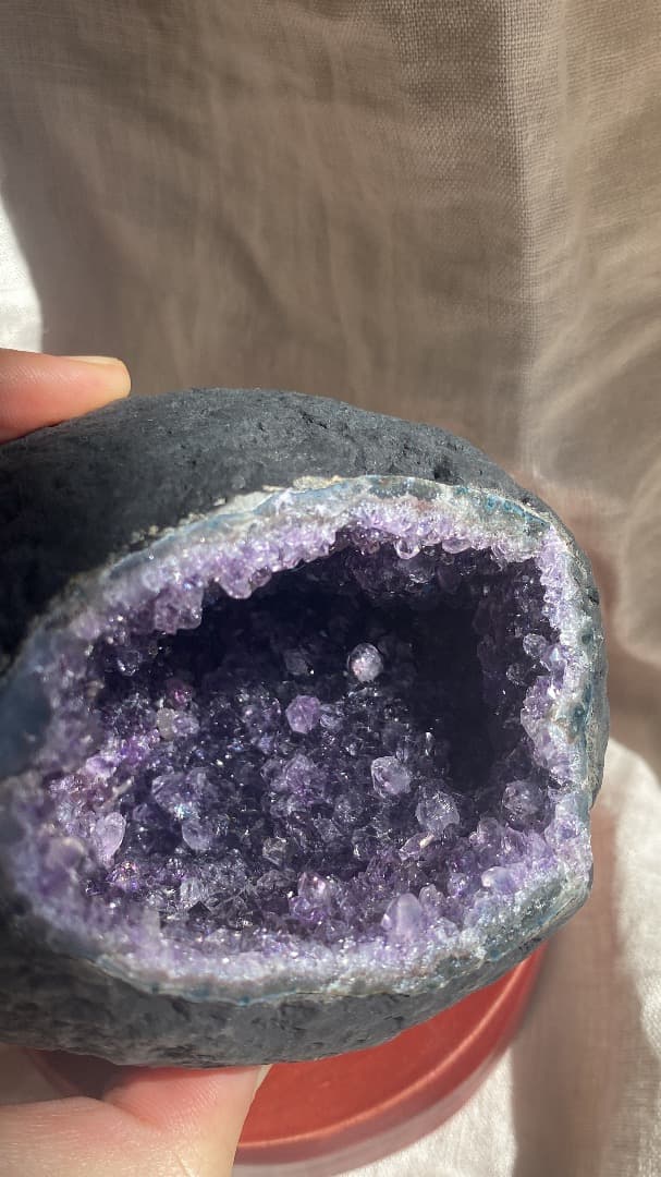 希少!アメジストドーム　台座付き　ウルグアイ産 5A grade