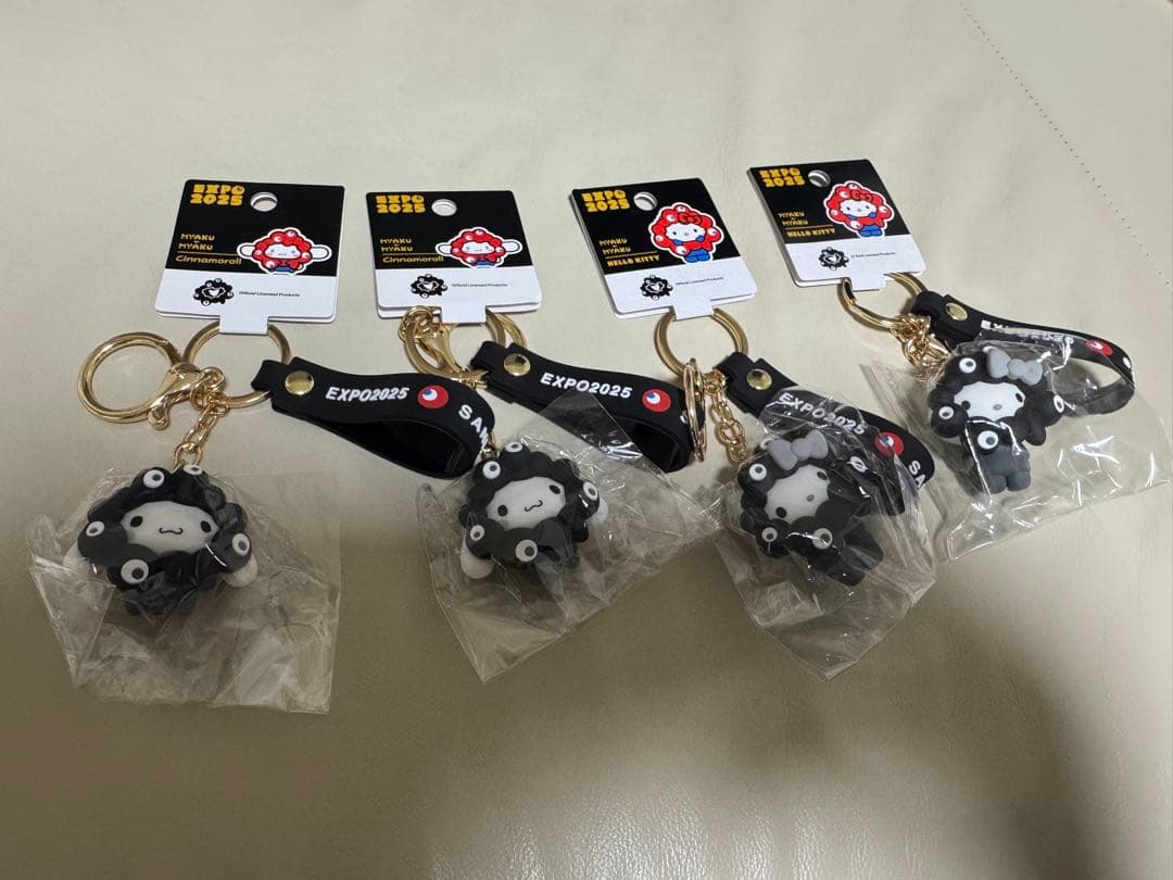 キティ2点　シナモンロール2点