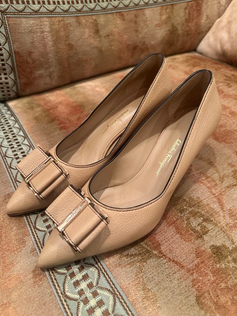 M*★様 超美品⭐︎Salvatore Ferragamo ベージュパンプス 6