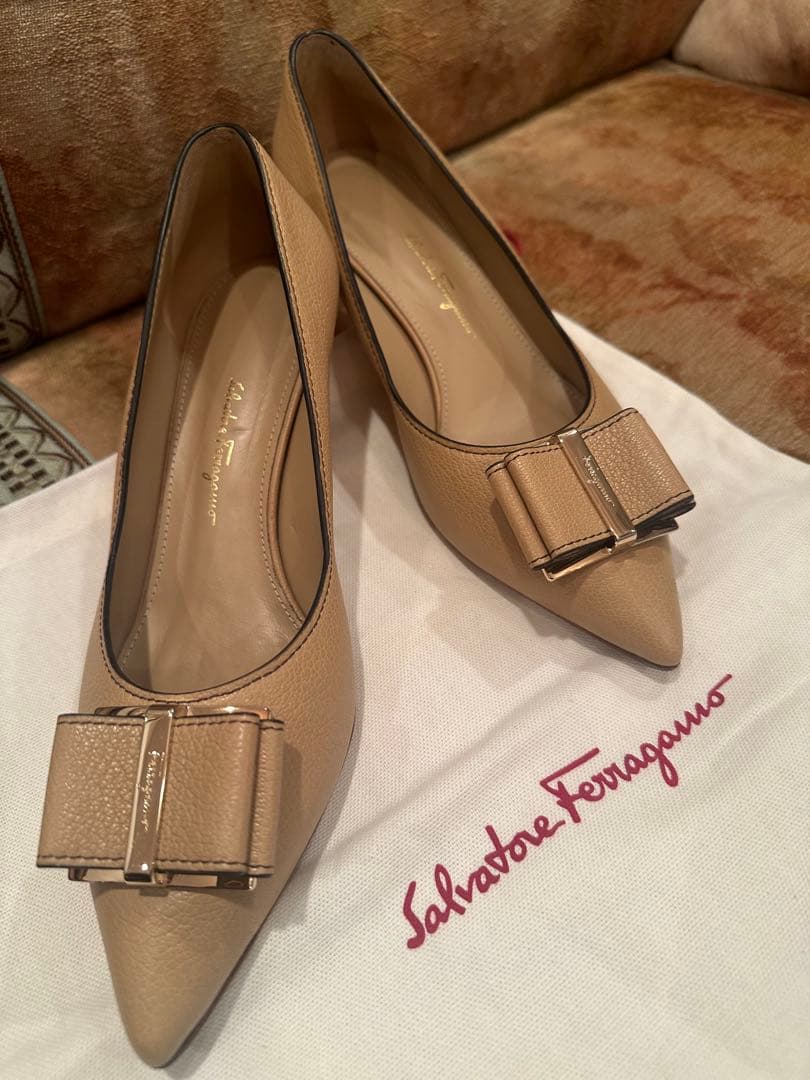 M*★様 超美品⭐︎Salvatore Ferragamo ベージュパンプス 6
