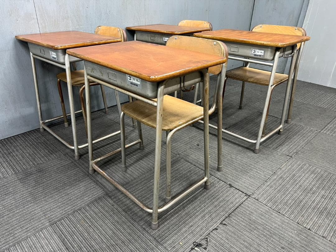 496◆自社便対応地域あり◆ホウトク◆学童机・椅子4組(旧JIS3号)学校学習塾
