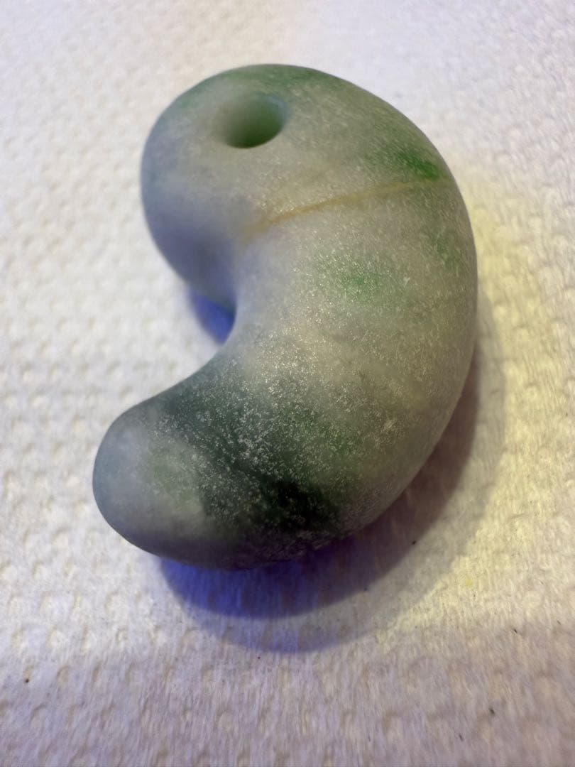 糸魚川翡翠‼️勾玉‼️大変に美しい絶品‼️芸術的‼️ 透光抜群‼️破格出品‼️13.1g