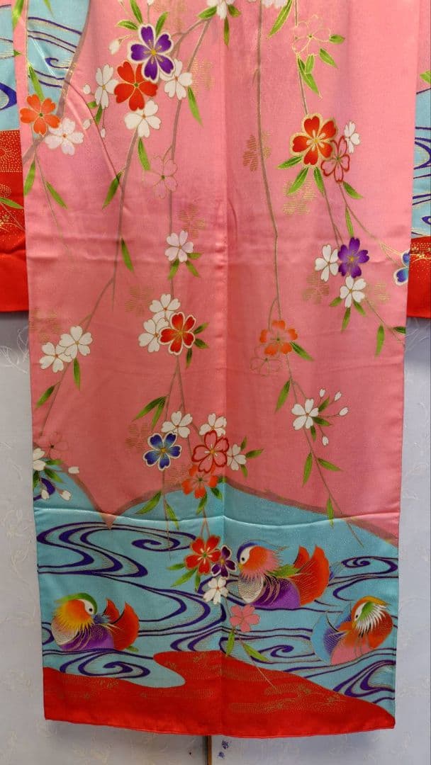 RK554子供着物7歳前後用着丈133センチ裄丈54センチ正絹重ね襟付き