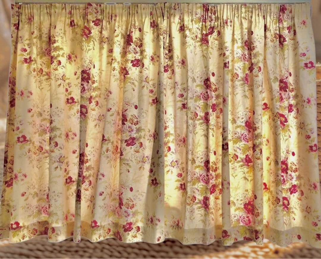 一枚あたり長さ縦127cm/横幅100〜125cm/ローラアシュレイ/２枚セット