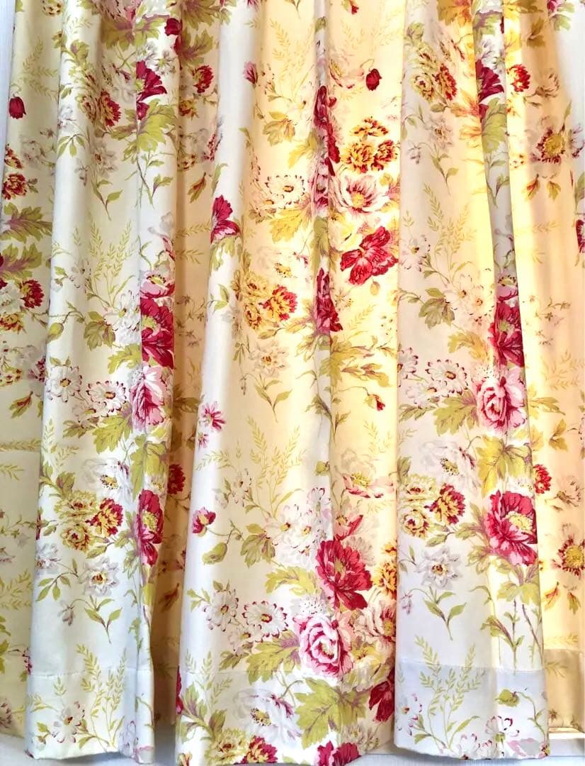 一枚あたり長さ縦127cm/横幅100〜125cm/ローラアシュレイ/２枚セット