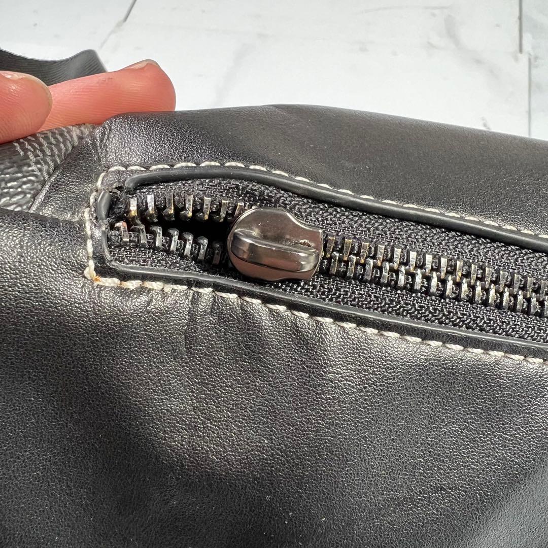 希少 COACH コーチ レキシー ボディーバッグ シグネチャー メンズ