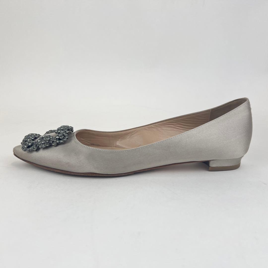 マノロブラニク　ハンギシ ビジューバックル　フラットパンプス　グレー　37