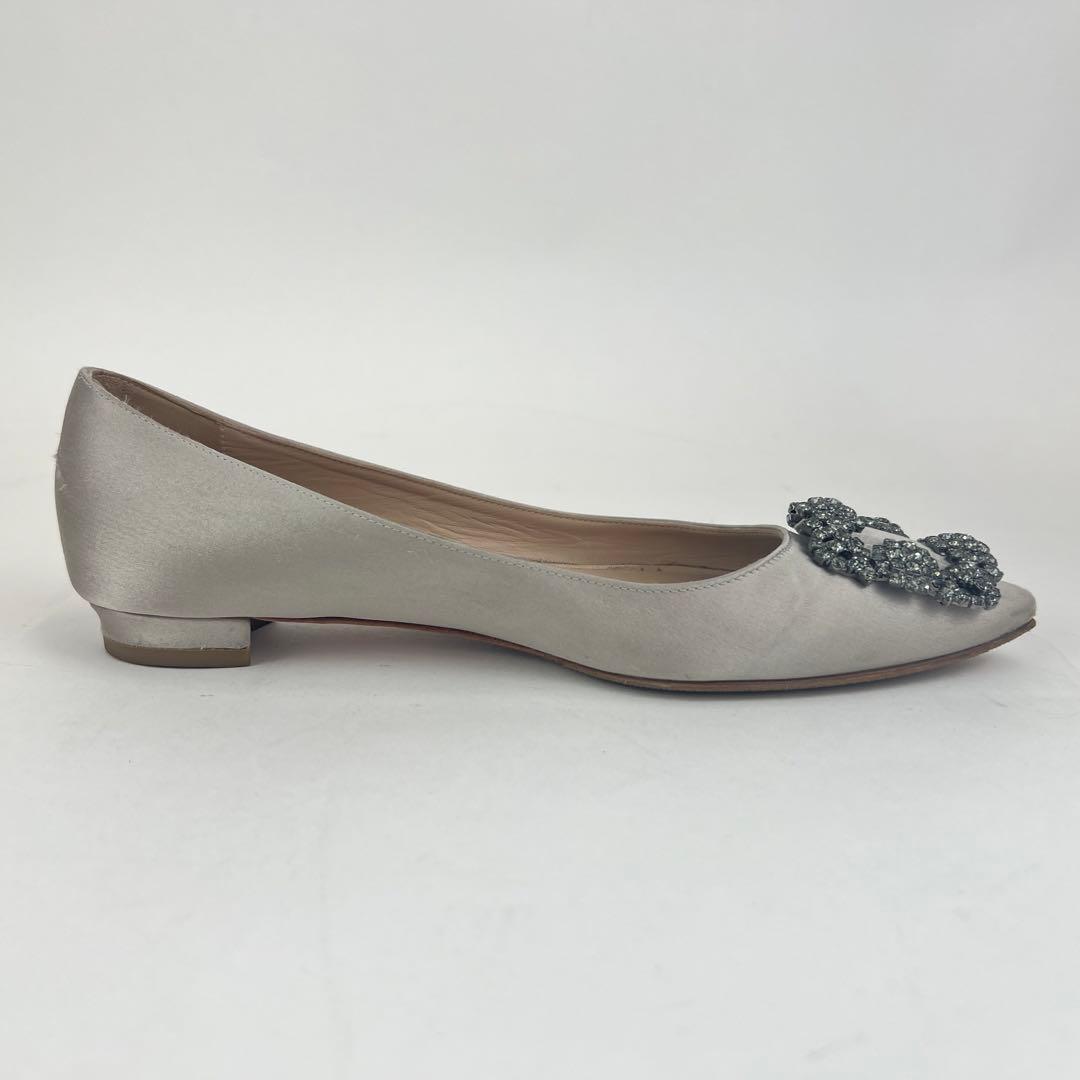 マノロブラニク　ハンギシ ビジューバックル　フラットパンプス　グレー　37