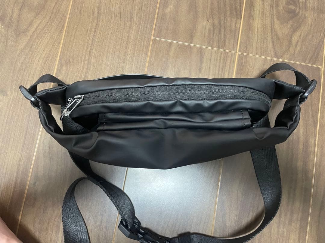 NIID URBANATURE ボディバッグ レザー