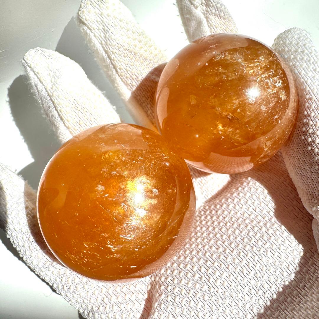 虹入り ゴールデンカルサイト 2個セット 木製台座付き