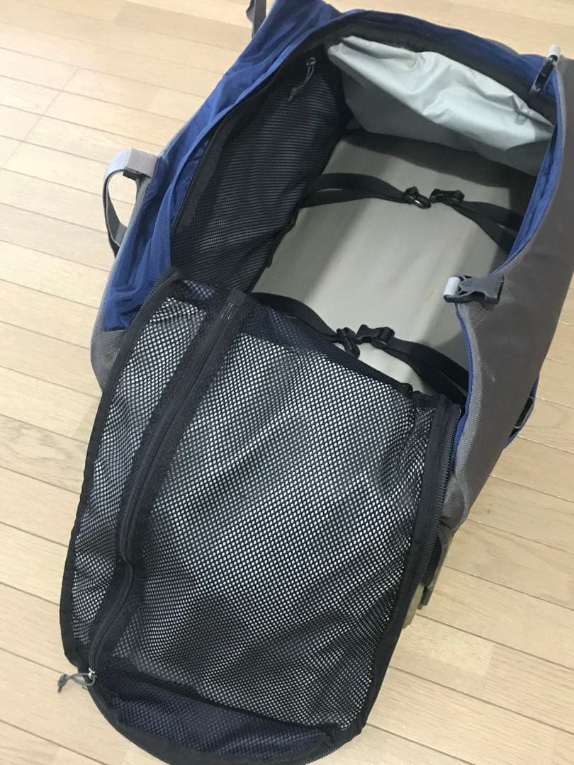 Osprey オスプレーソージョン80Lキャリーバッグ