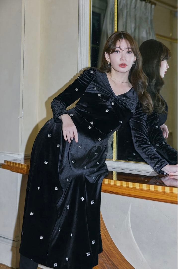 【新品】Belmont Floral Velour Dress herlipto