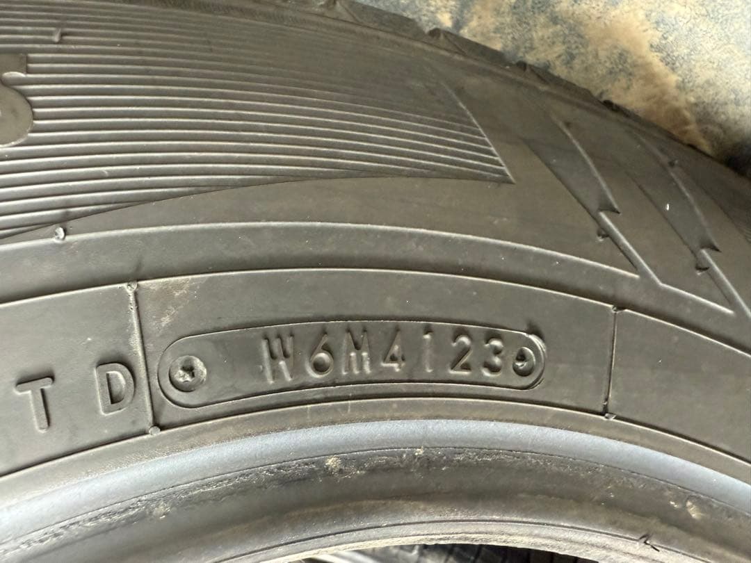s_breakTOYOスタッドレス175／80R15 90Q深溝