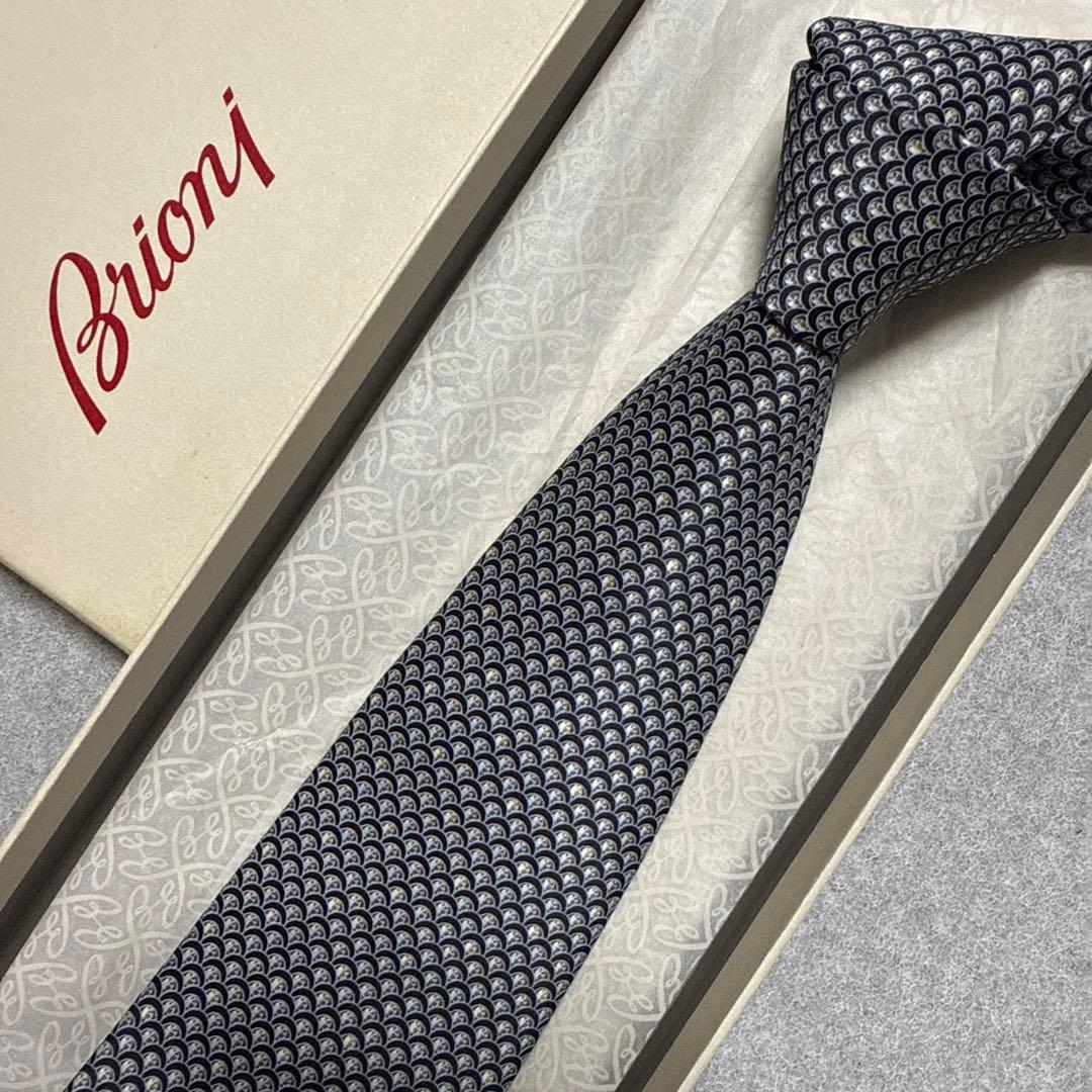 美品　ブリオーニ　ネクタイ　グレー　シルク