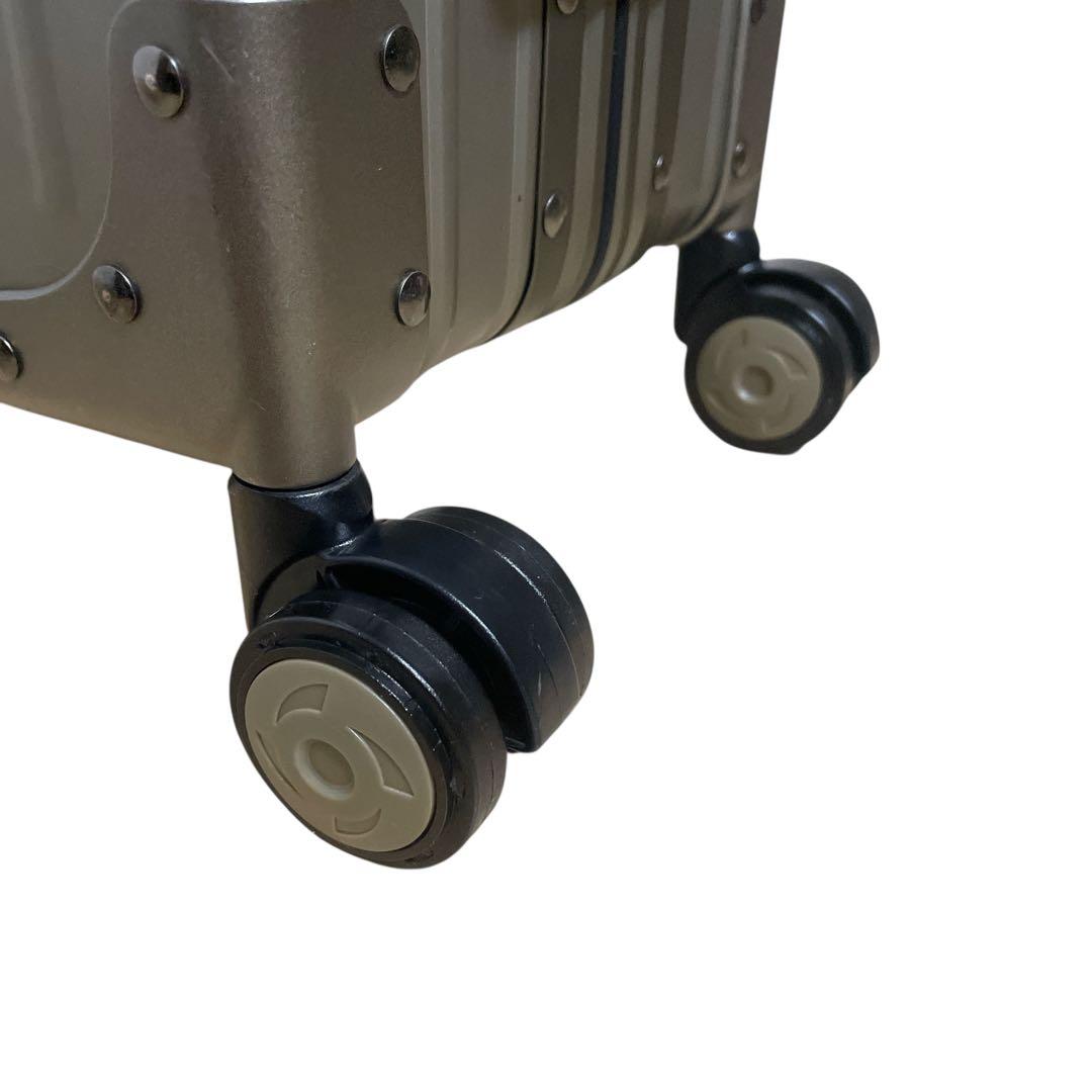 ネオキーパー アルミスーツケース 2～4泊向け 38L neo keeper