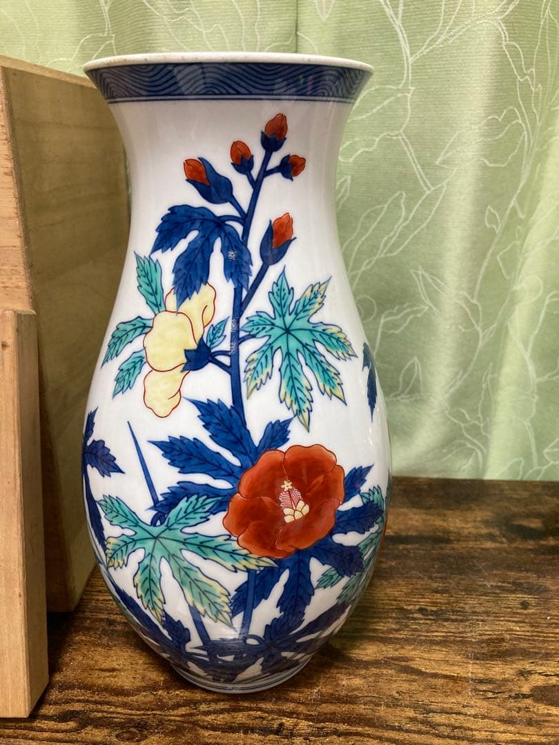 無形文化財 今右衛門焼 錦葵絵花瓶 共箱　鍋島焼色鍋島 花器　十二代今泉今右衛門