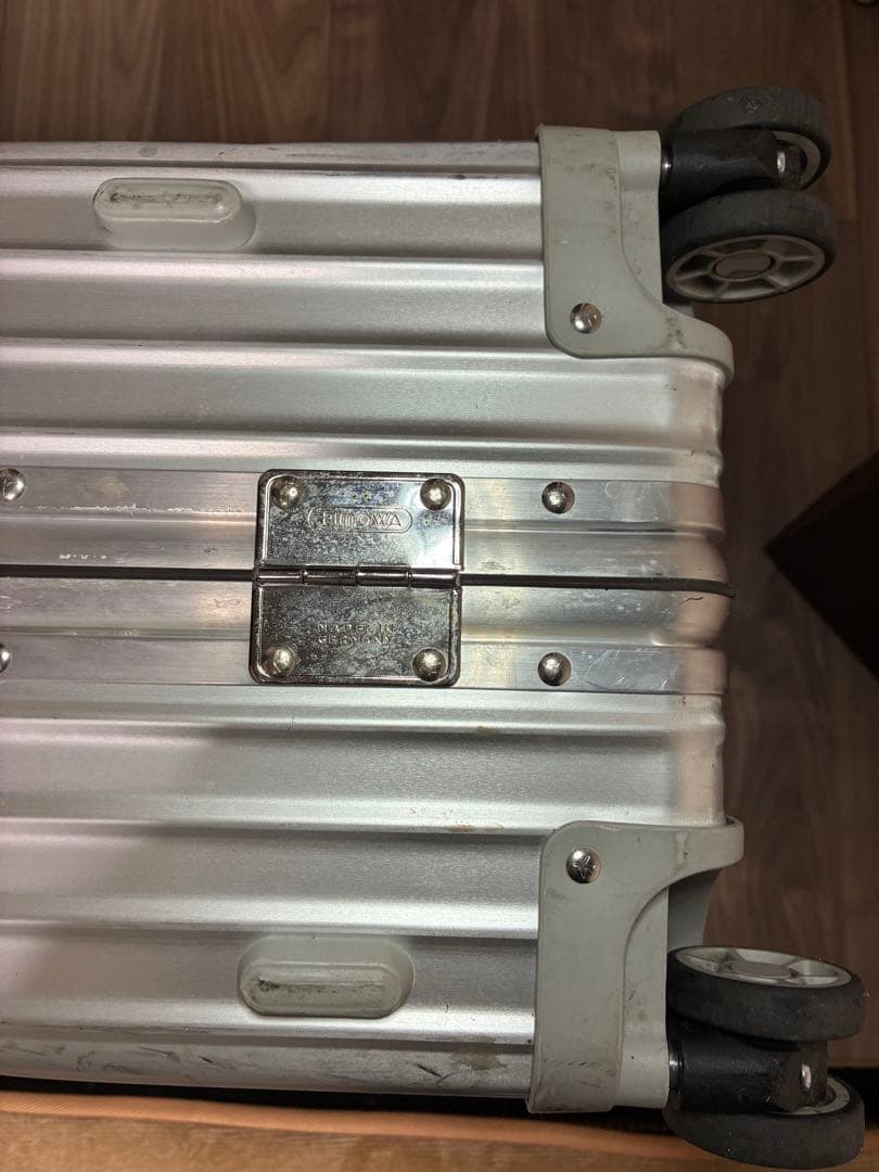 リモワ　クラシックフライト974.70 78ℓキャリーケース TSAロック付き