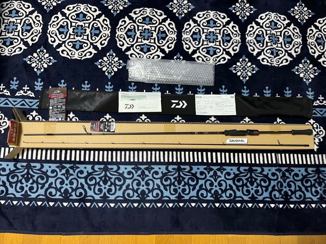 新品未使用　ダイワ エギングロッド エメラルダス ストイスト RT 76MMH