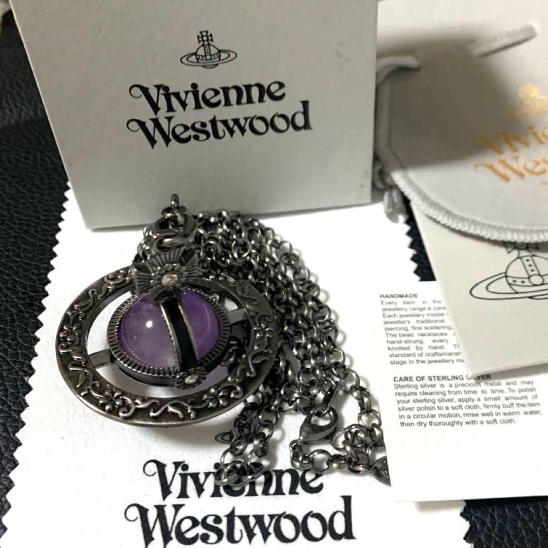 Vivienne Westwood 花刻印　スモールオーブネックレス
