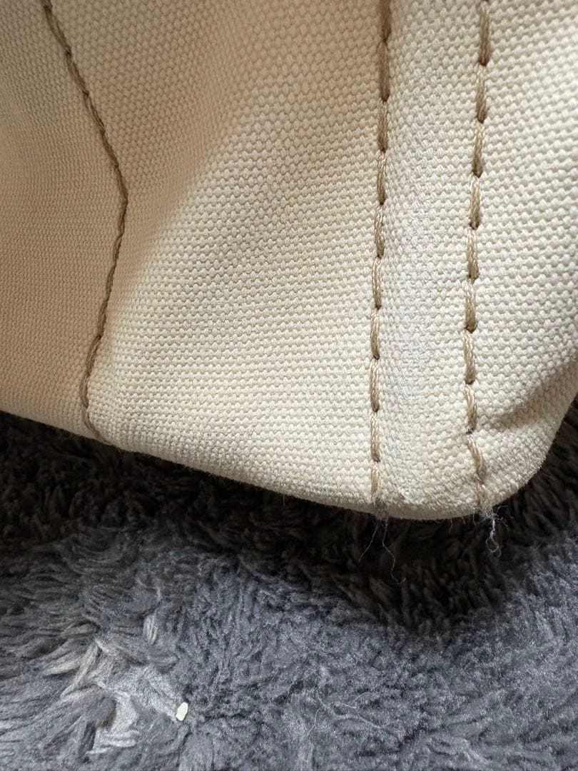 PRADA ホワイト トートバッグ