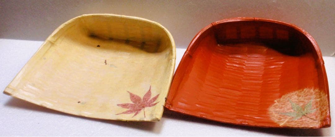 茶道具・菓子器　箕　一閑張　一閑塗　竹和紙製　紅白一組