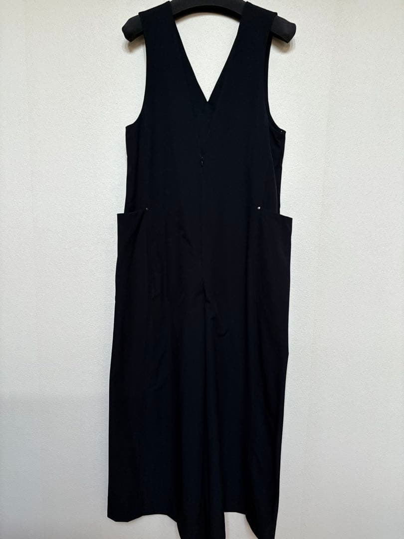 ayane アヤン　ブラックVネック　サロペット　オールインワン