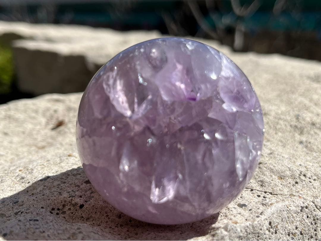 【来福】ウルグアイ産⭐️透明ラベンダーアメジスト笑口⭐️ライト⭐️龍穴⭐️N9⭐️台座付き