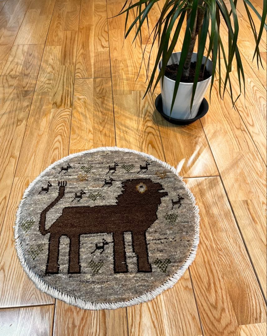 ペルシャ　アマレバフト　円形　39×39 子ライオン