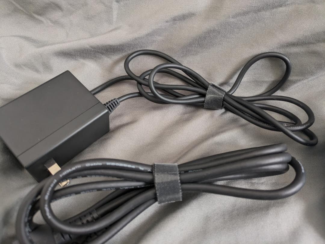 Nintendo Switch 本体＋Joy-Conグリップミニ・2個セット付