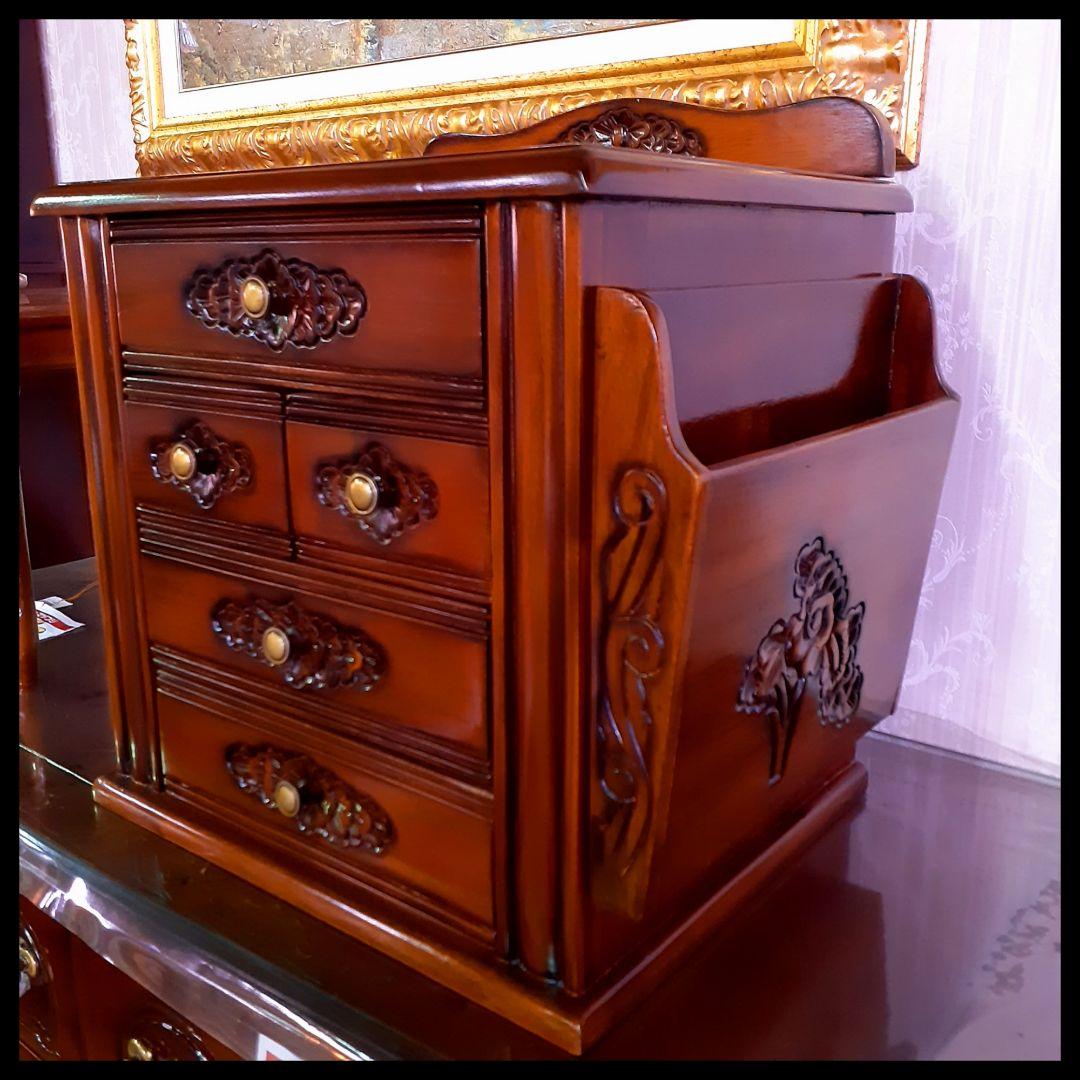 世界三大銘木　マホガニー仕様　カリブの宝『引き出し付マガジンラック』　手彫り彫刻