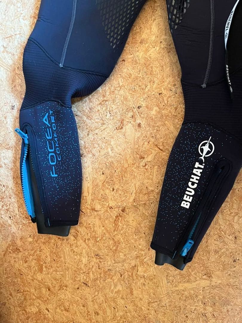 BEUCHAT ダイビング ウェットスーツ 7mm サイズS 破れあり