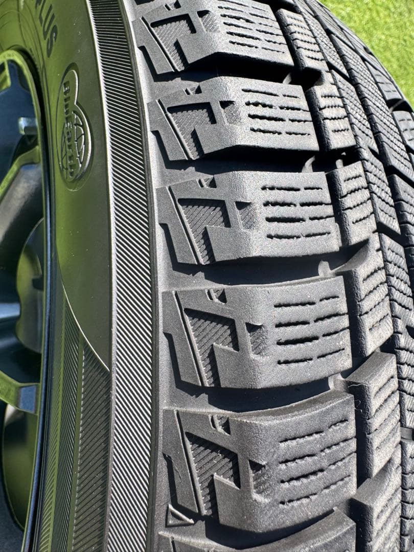 ホイール15インチ　スタッドレス　タイヤ 175/65r15 4本　セット