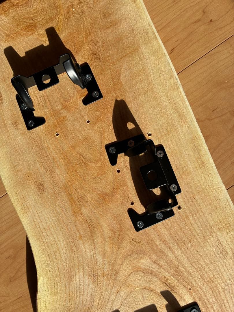 【樹齢350年】滋賀県産 欅（けやき）天然国産無垢一枚板 サイドテーブル