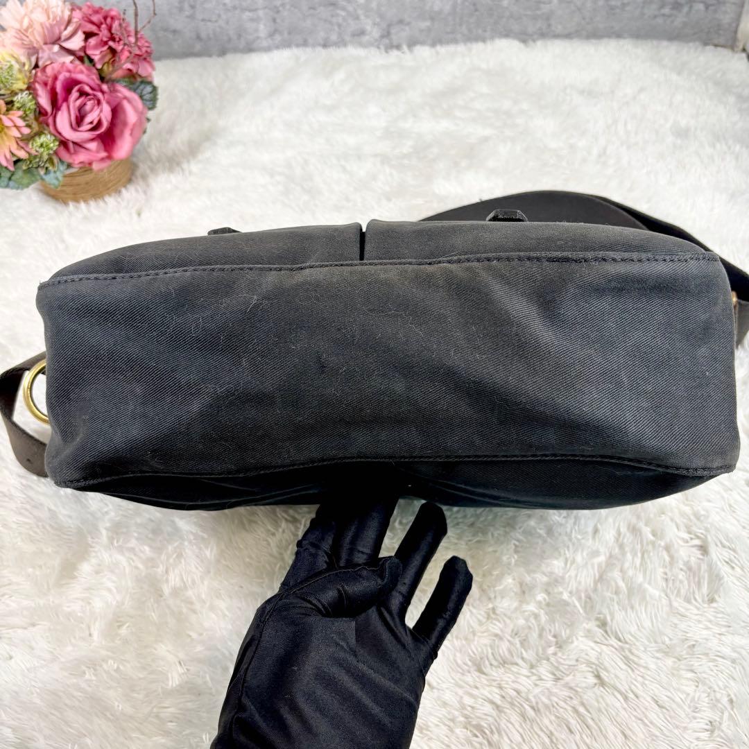 【定番】 ブレディ 黒 ショルダーバッグ アリエルトラウト メッセンジャー